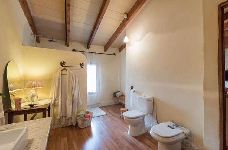 Vakantiehuis Jedes Ferienhaus mit Garten und Schwimmbad