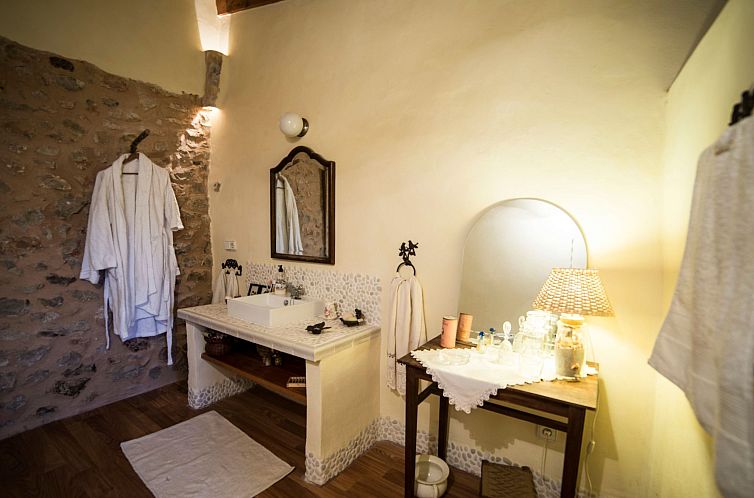 Vakantiehuis Jedes Ferienhaus mit Garten und Schwimmbad