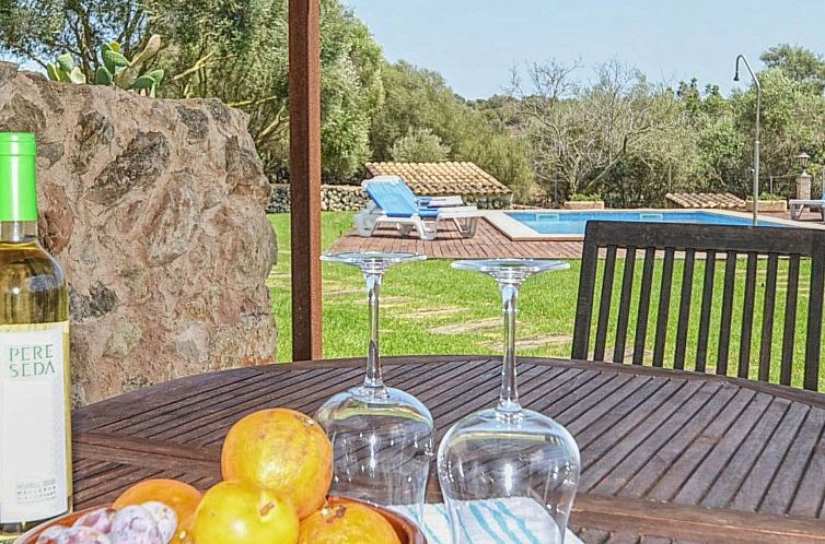 Vakantiehuis Landhaus mit Pool in der Nähe von Porto Cristo