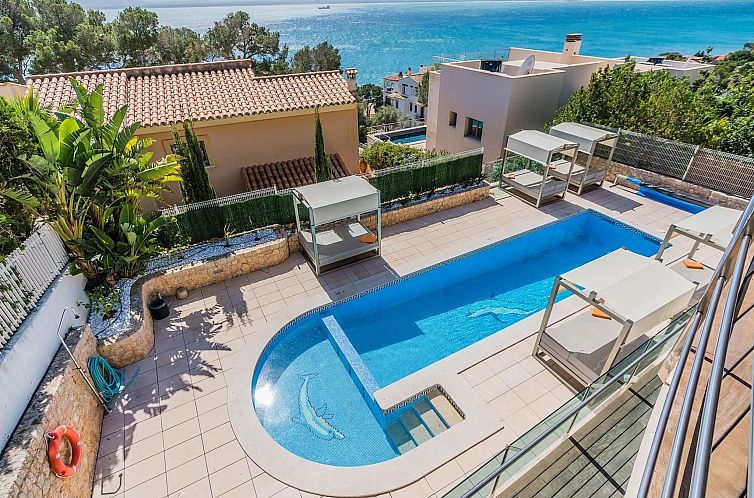 Vakantiehuis Atemberaubende Villa mit Whirlpool, beheiztem P