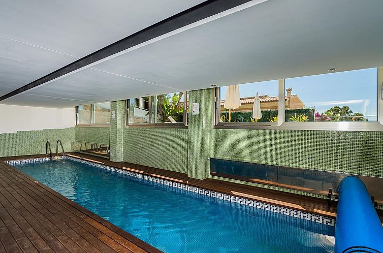 Vakantiehuis Atemberaubende Villa mit Whirlpool, beheiztem P