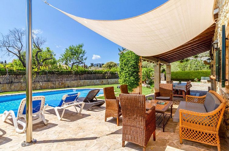 Vakantiehuis Schönes Landhaus in der Nähe von Pollensa