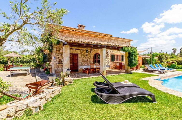 Vakantiehuis Schönes Landhaus in der Nähe von Pollensa