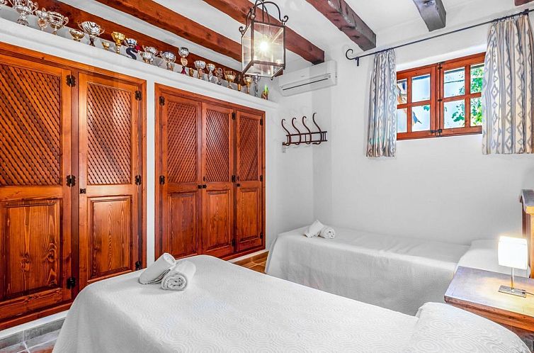 Vakantiehuis Schönes Landhaus in der Nähe von Pollensa