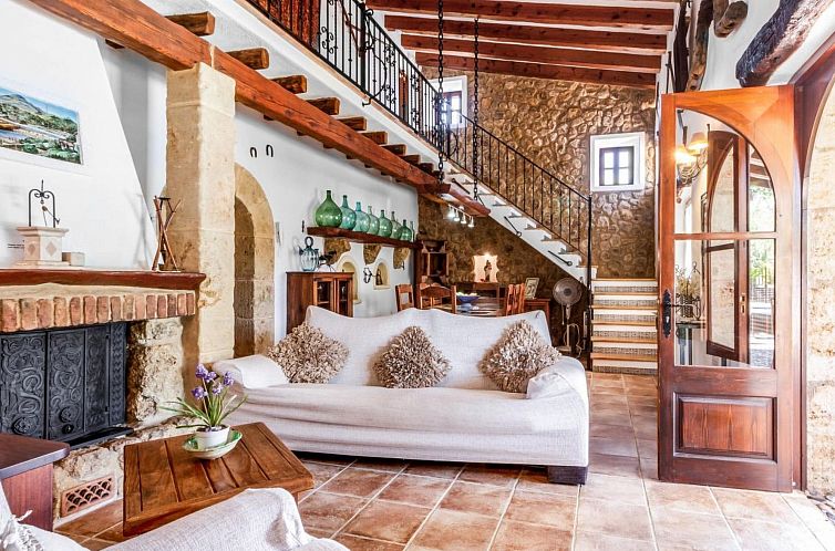 Vakantiehuis Schönes Landhaus in der Nähe von Pollensa