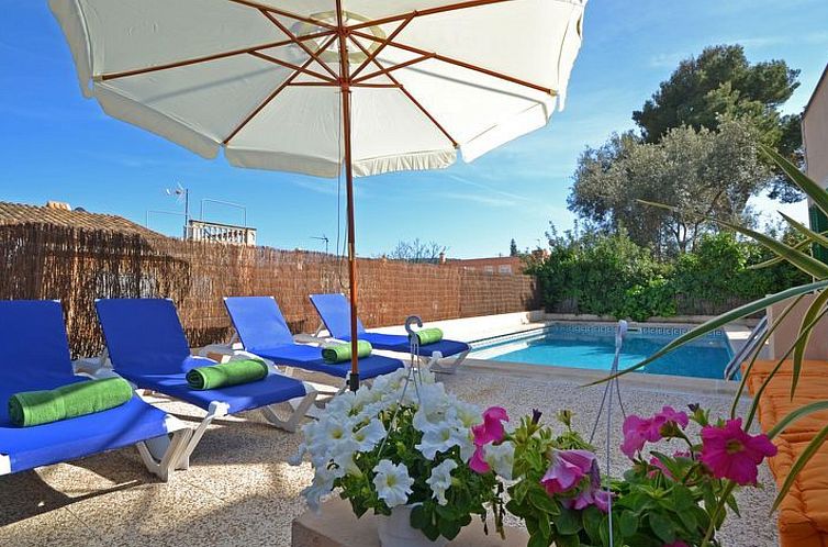 Guest house 1609803 - Holiday property Mallorca - Vakantiehuis Schöne Villa mit Pool und Garten