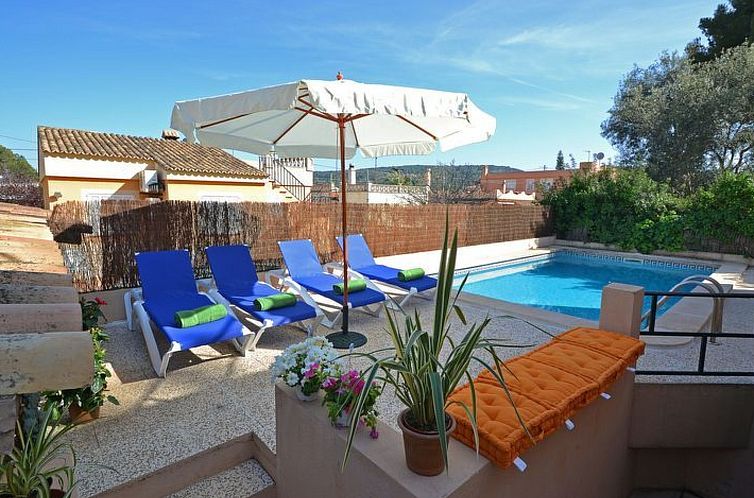 Vakantiehuis Schöne Villa mit Pool und Garten