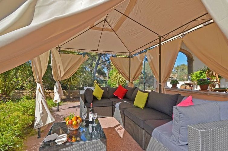 Vakantiehuis Schöne Villa mit Pool und Garten