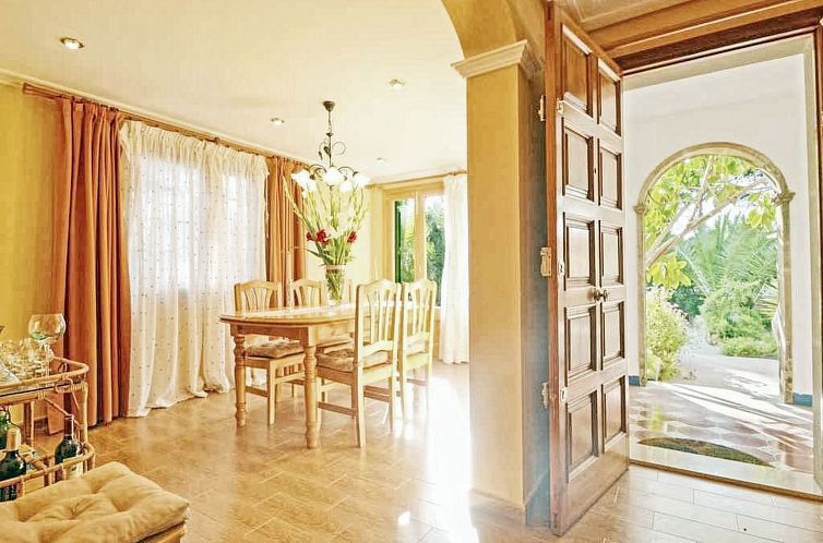 Vakantiehuis Schöne Villa mit Pool und Garten