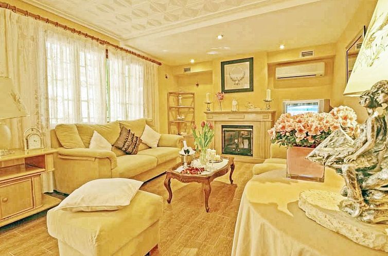 Vakantiehuis Schöne Villa mit Pool und Garten