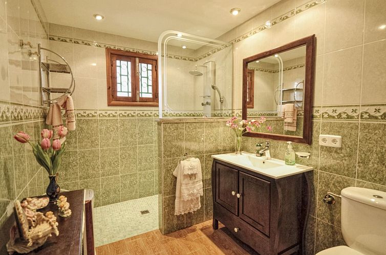 Vakantiehuis Schöne Villa mit Pool und Garten