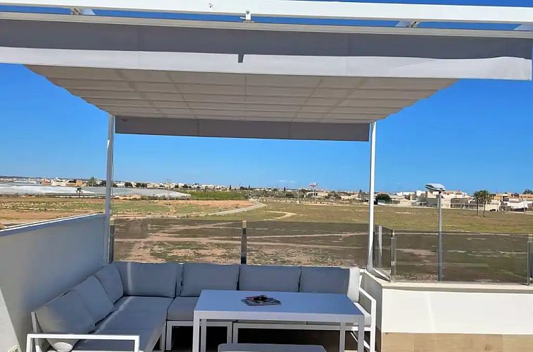Familie woning met privé zwembad 059