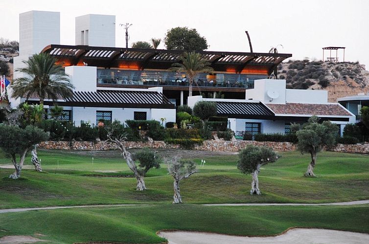 Vrijstaande woning in Peraleja Golf