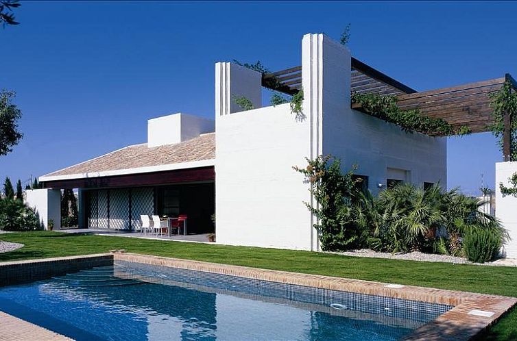 Vrijstaande woning in Peraleja Golf