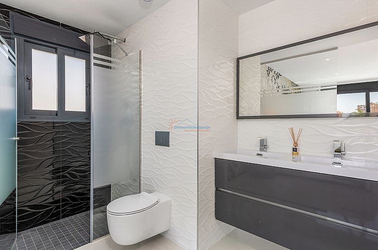 Geschakelde woning in Playa Honda