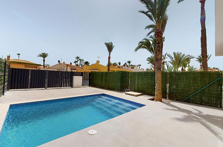 Vrijstaande woning in Los Urrutias