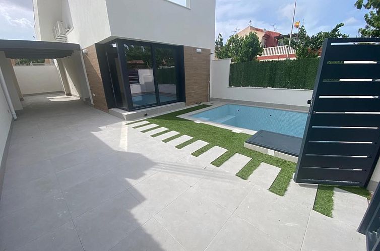 Vrijstaande woning in Los Alcazares