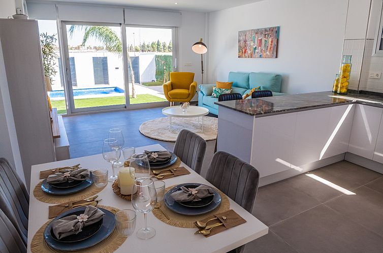 Vrijstaande woning in Los Alcazares