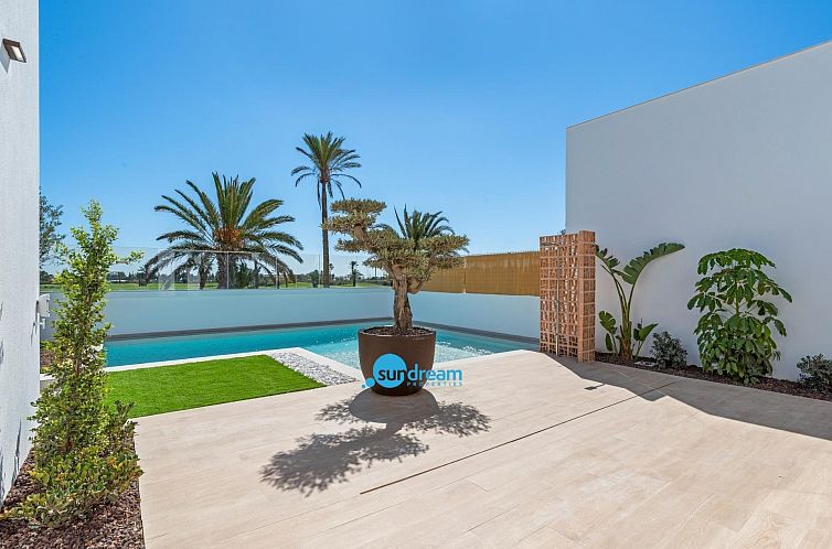 Vrijstaande woning in Los Alcazares