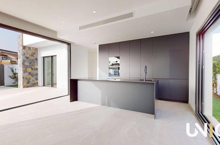 Vrijstaande woning in Los Alcazares