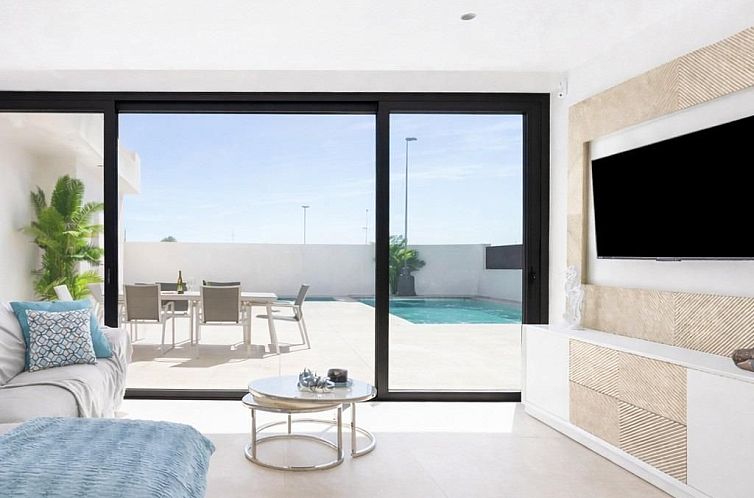 Vrijstaande woning in Los Alcazares