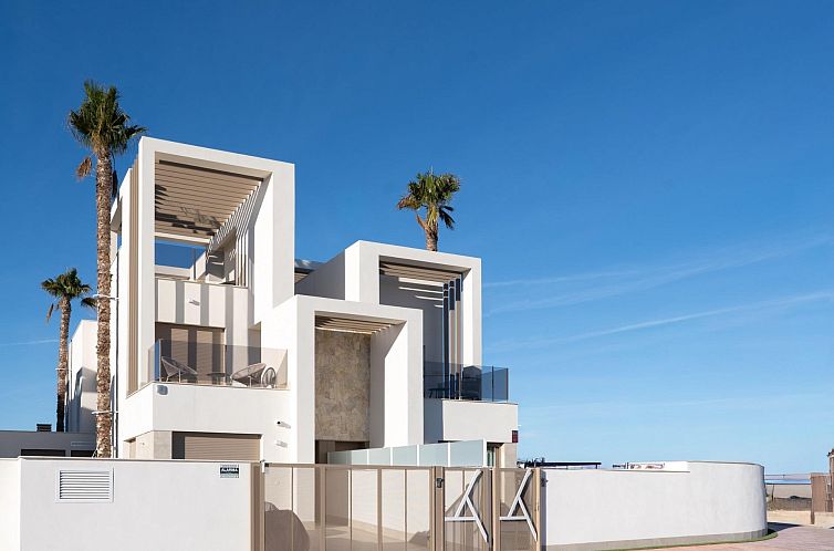 Chalet in Los Alcazares