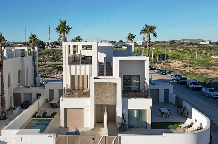 Chalet in Los Alcazares