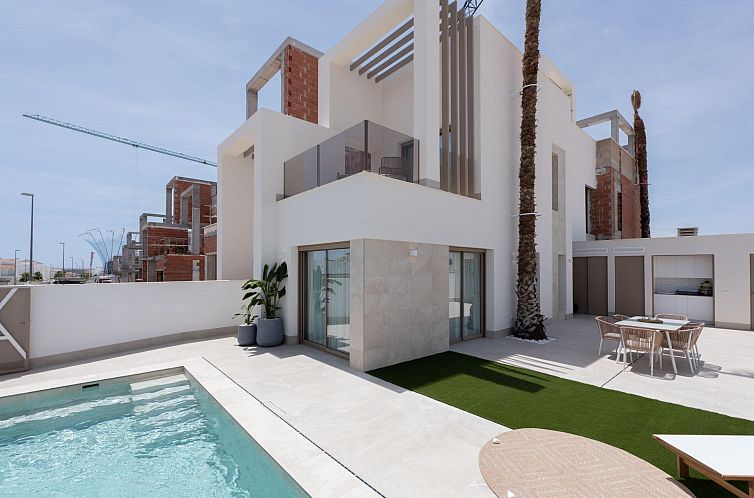Chalet in Los Alcazares