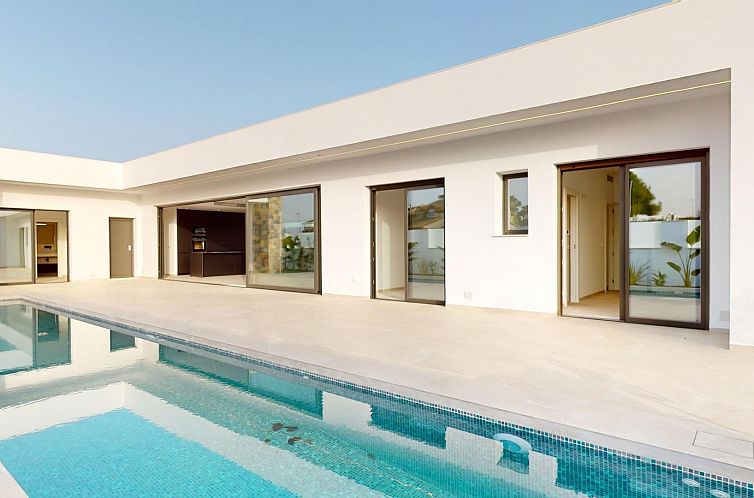 Vrijstaande woning in Los Alcazares