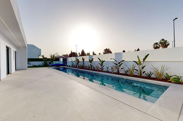 Vrijstaande woning in Los Alcazares