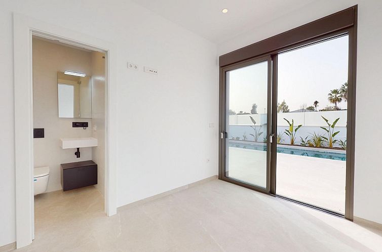 Vrijstaande woning in Los Alcazares