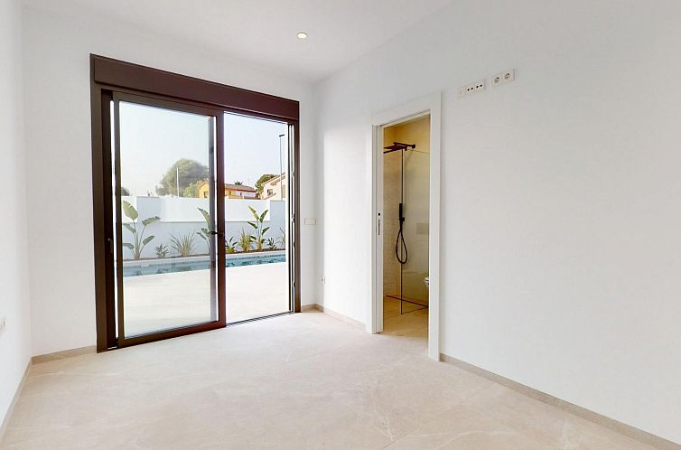 Vrijstaande woning in Los Alcazares