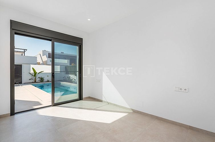 Vrijstaande woning in Los Alcazares