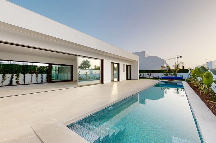 Vrijstaande woning in Los Alcazares