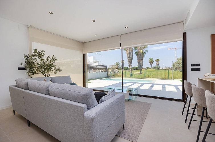 Vrijstaande woning in Los Alcazares