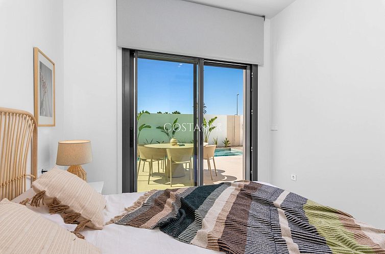 Vrijstaande woning in Los Alcazares