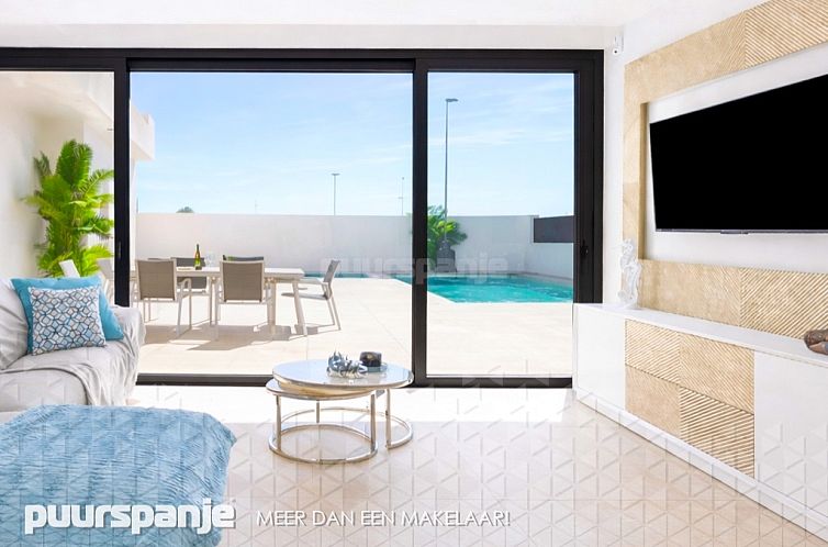 Vrijstaande woning in Los Alcazares