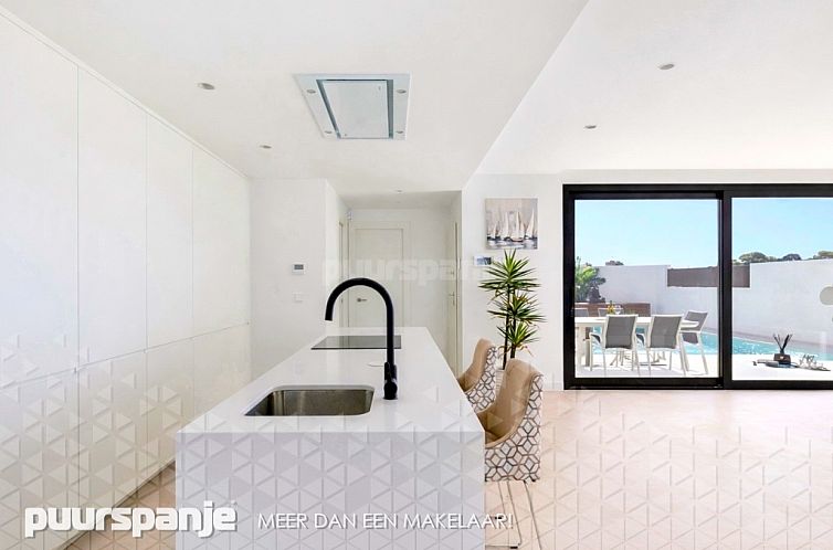 Vrijstaande woning in Los Alcazares