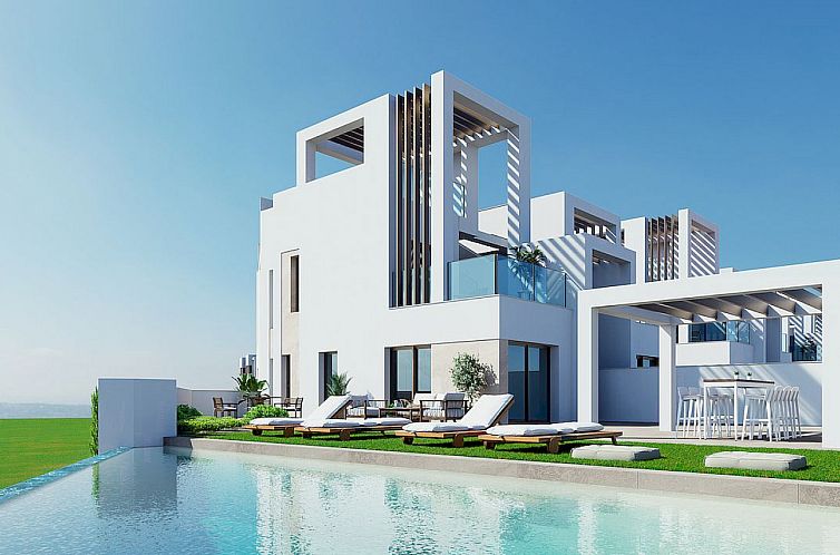 Chalet in Los Alcazares