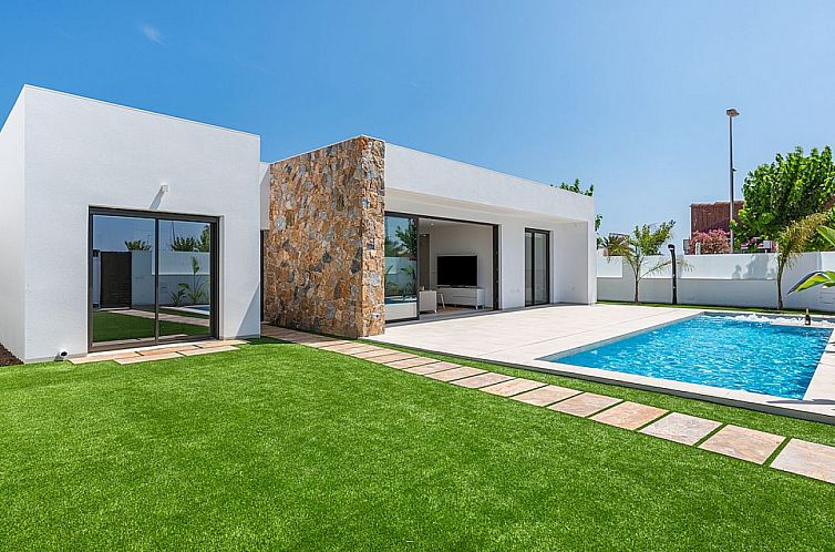 Vrijstaande woning in Los Alcazares