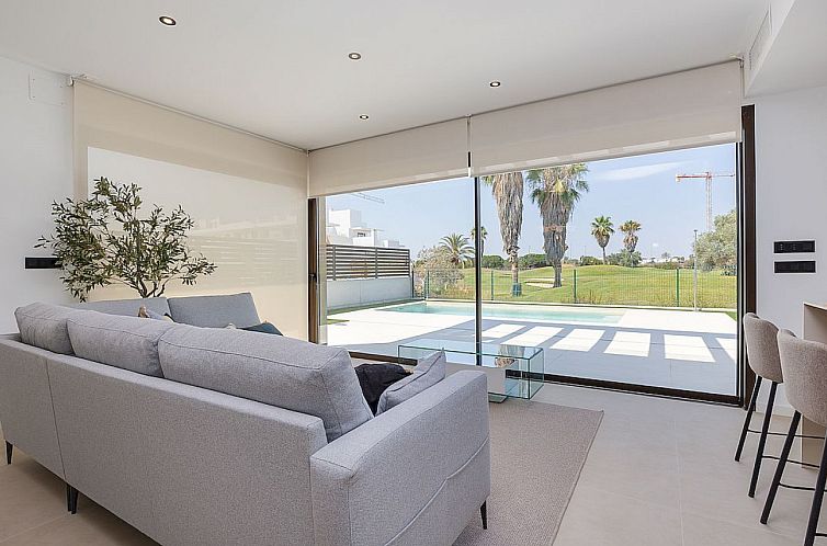 Vrijstaande woning in Los Alcazares