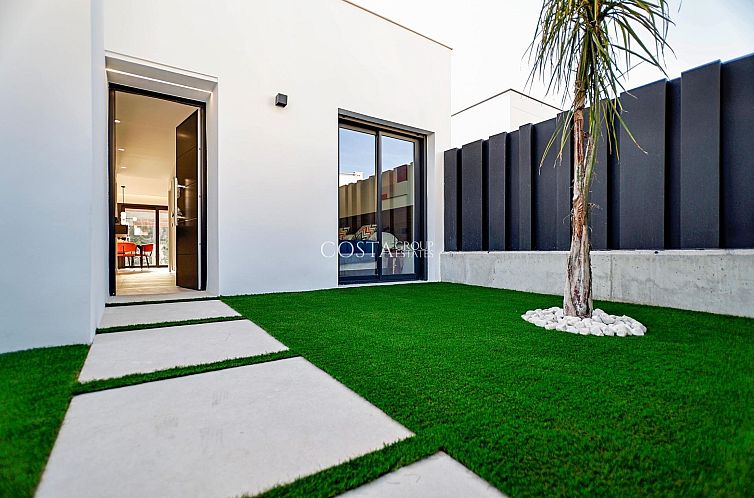 Vrijstaande woning in Molina De Segura