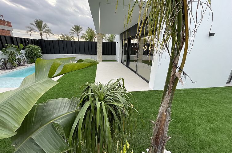 Vrijstaande woning in Molina De Segura