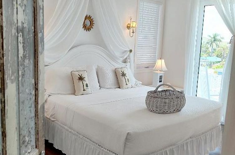 Bungalow Beach Resort