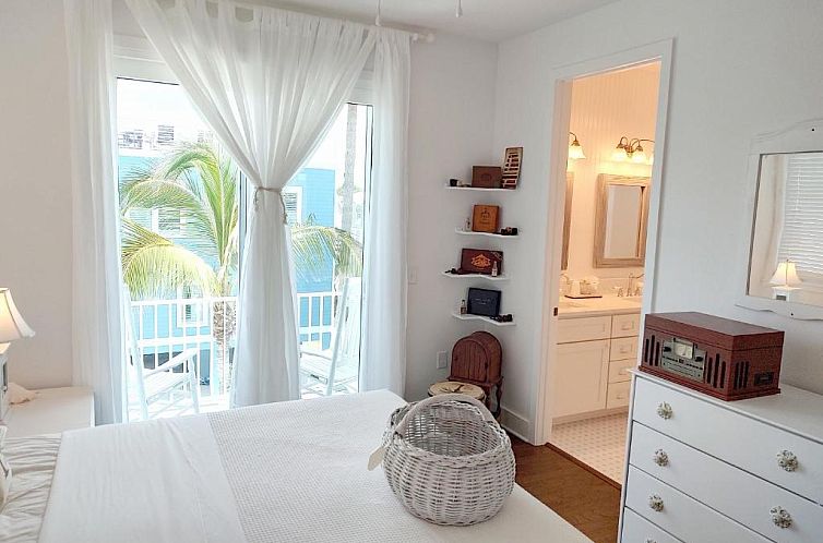 Bungalow Beach Resort