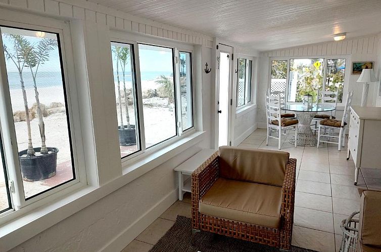 Bungalow Beach Resort