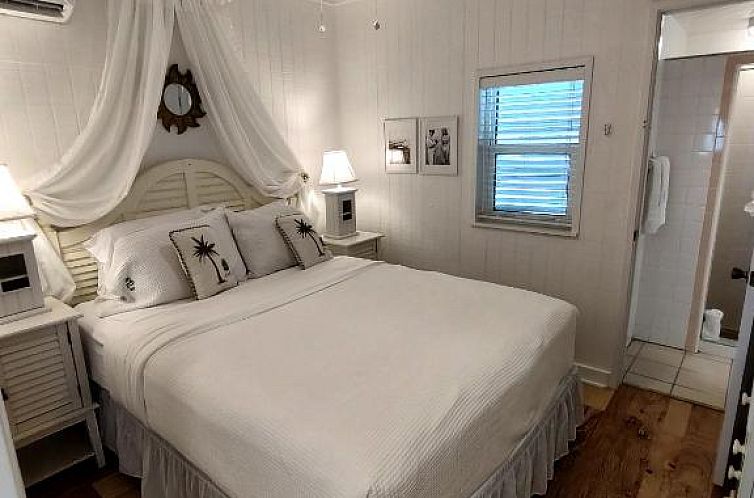 Bungalow Beach Resort