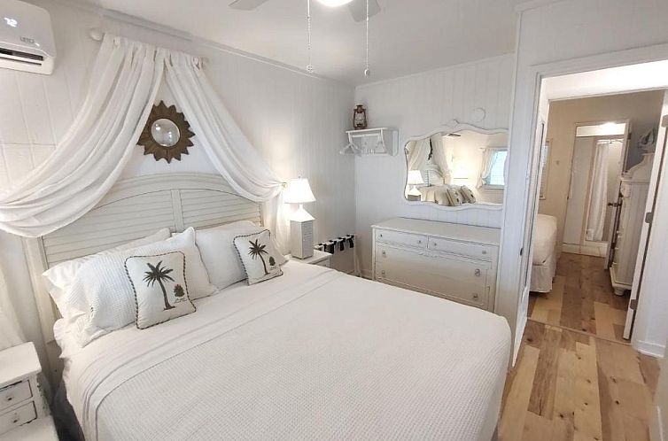 Bungalow Beach Resort
