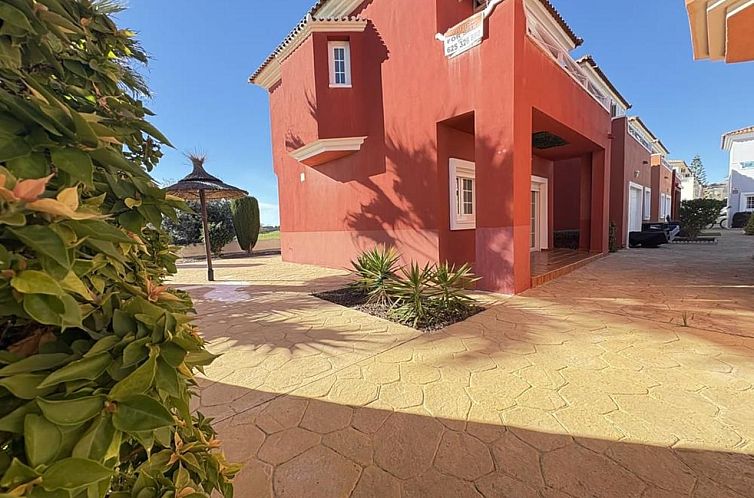 Vrijstaande woning in Banos y Mendigo