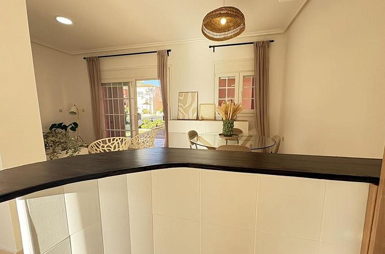 Vrijstaande woning in Banos y Mendigo